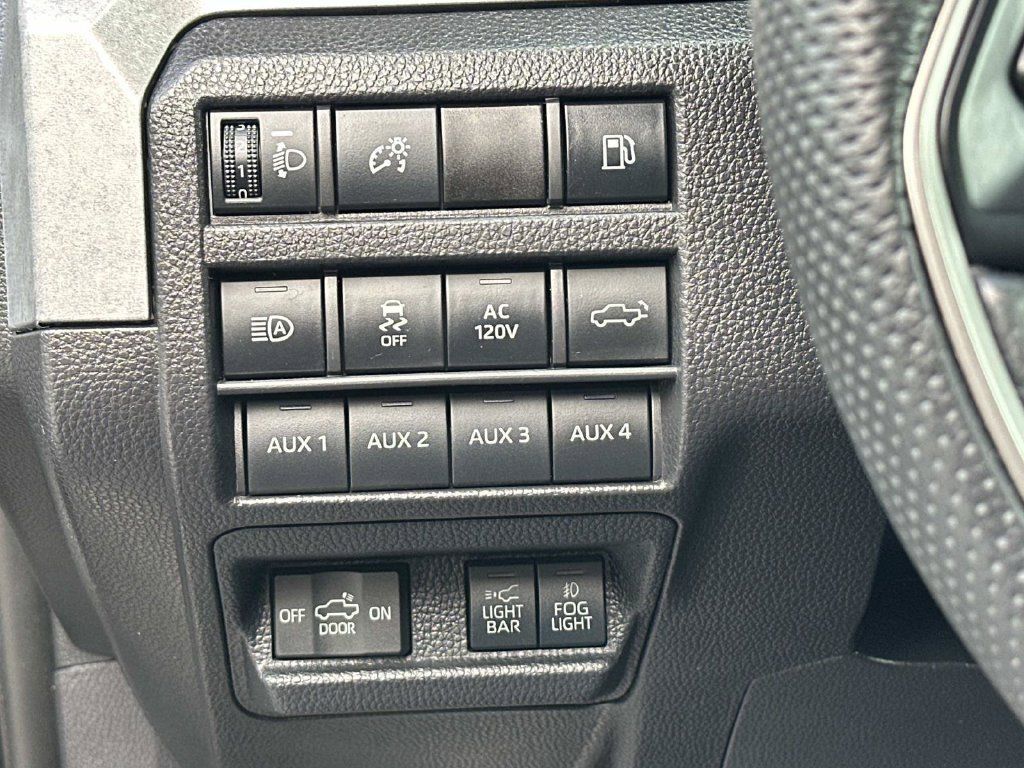 Used 2025 Toyota Tacoma 4x4 Double Cab Hybrid image 27