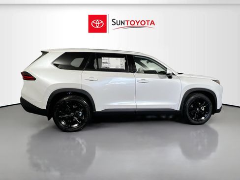 New 2026 Toyota Grand Highlander AWD Hybrid image 2