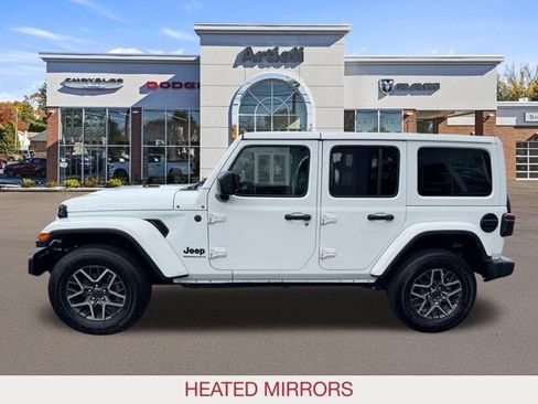 Certified 2025 Jeep Wrangler Unlimited Sahara AWD/4WD image 5
