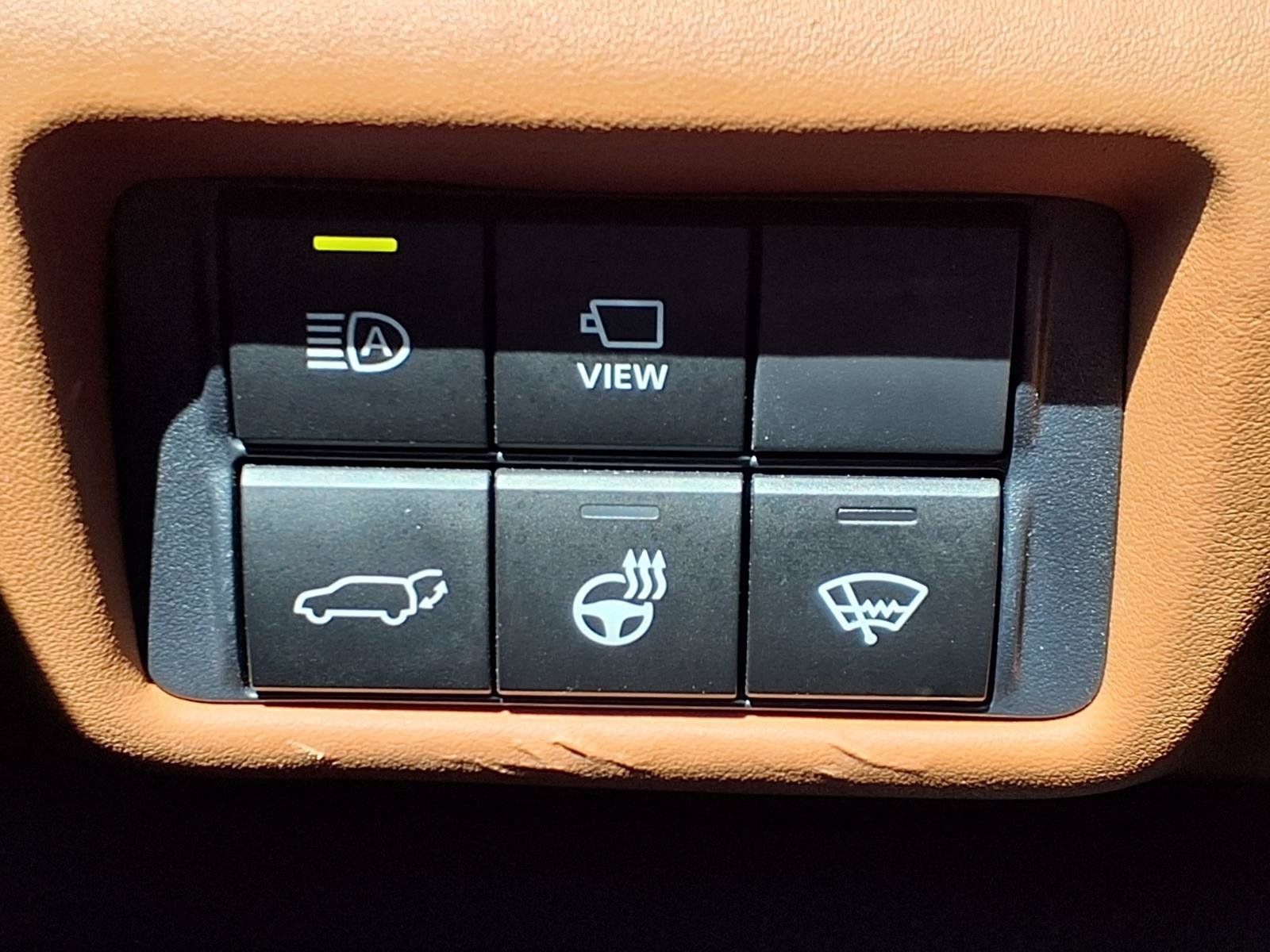 Used 2021 Toyota Highlander Platinum FWD image 25