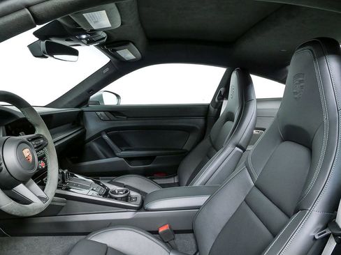Used 2026 Porsche 911 Carrera GTS image 5