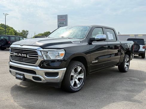 Used 2024 RAM 1500 Laramie AWD/4WD image 3