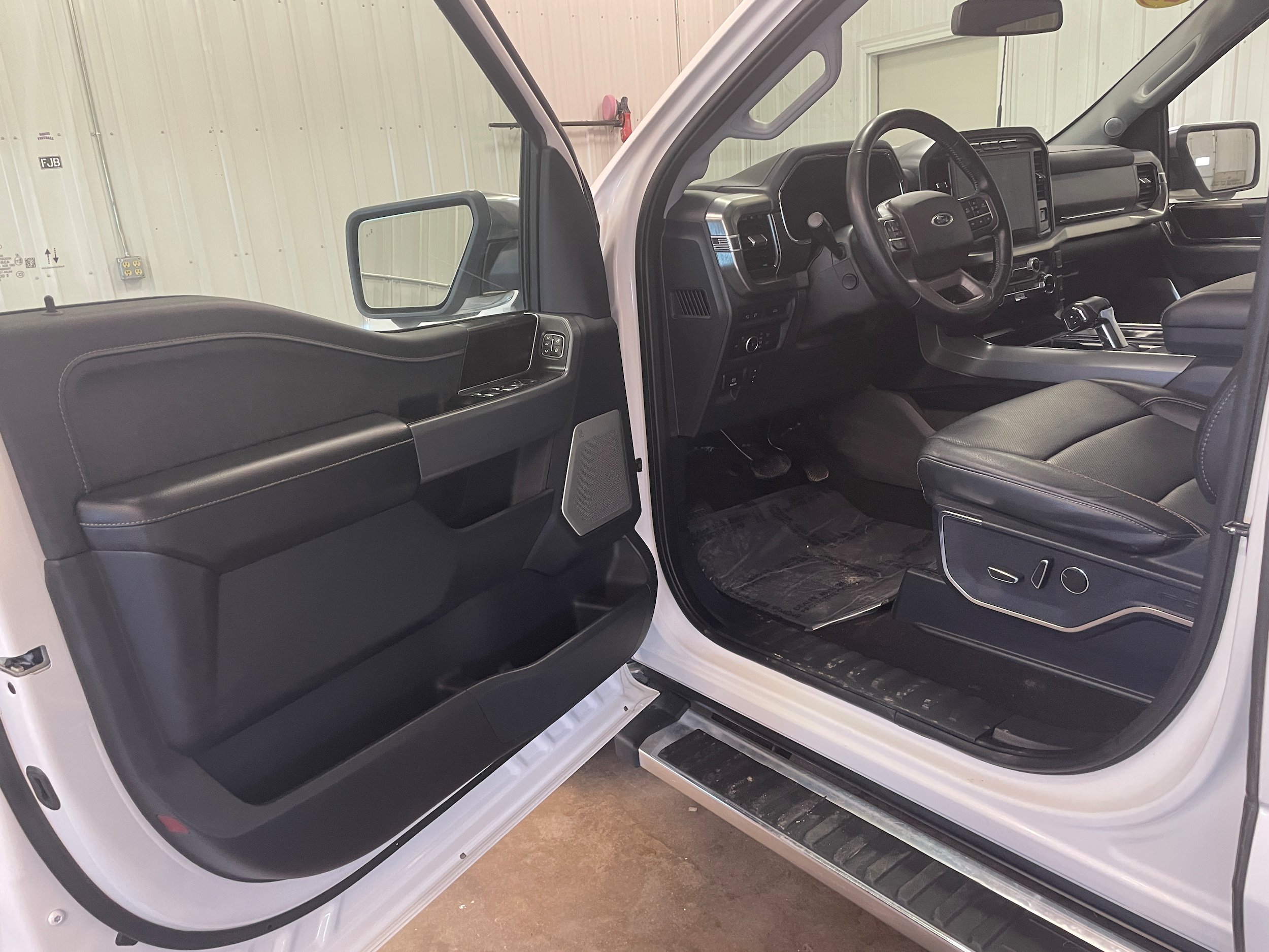 Used 2022 Ford F150 Lariat w/ Equipment Group 502A High AWD/4WD image 9
