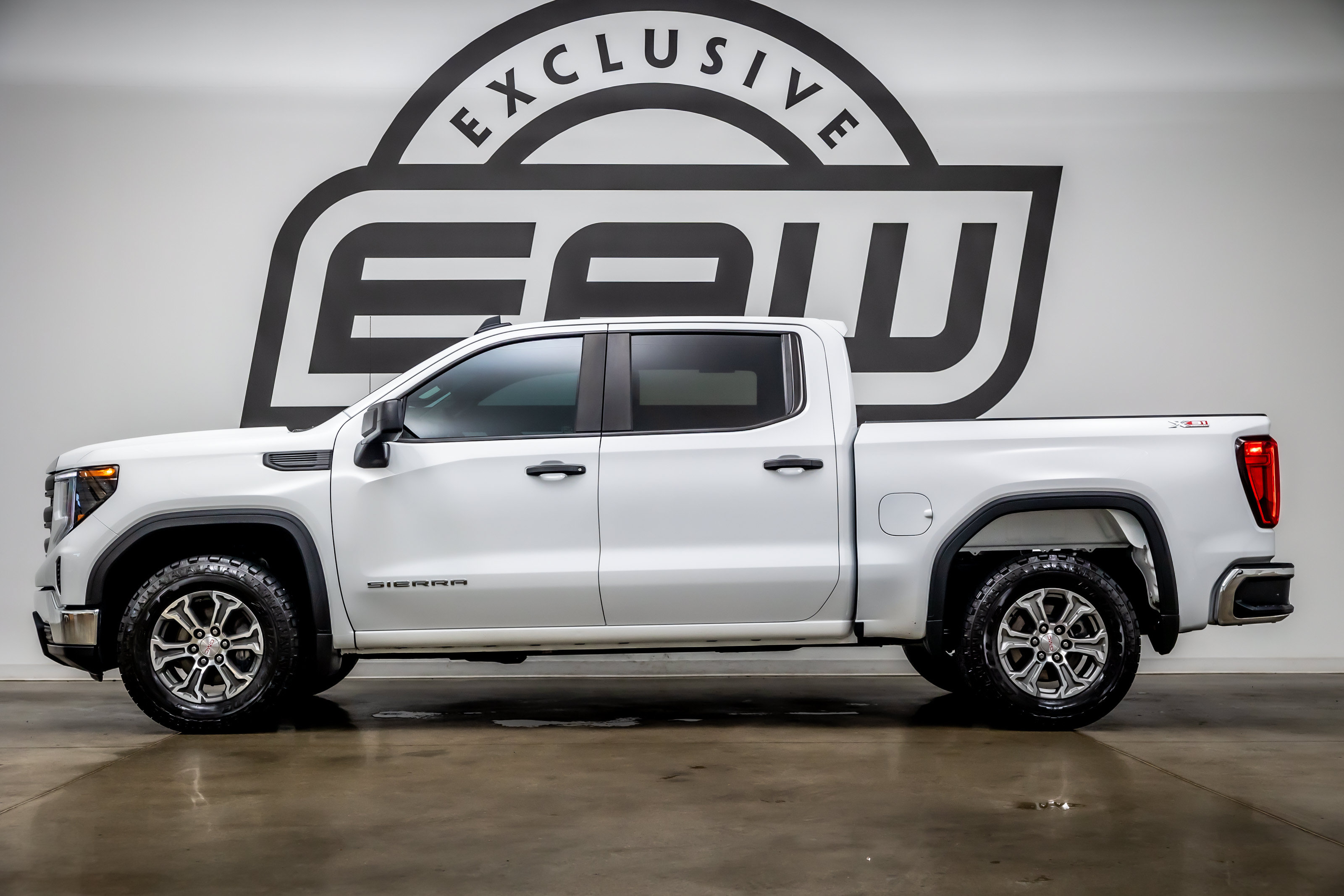 Used 2025 GMC Sierra 1500 Pro w/ Pro Value Package AWD/4WD image 6