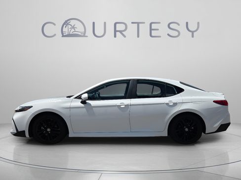 Certified 2026 Toyota Camry SE FWD image 3