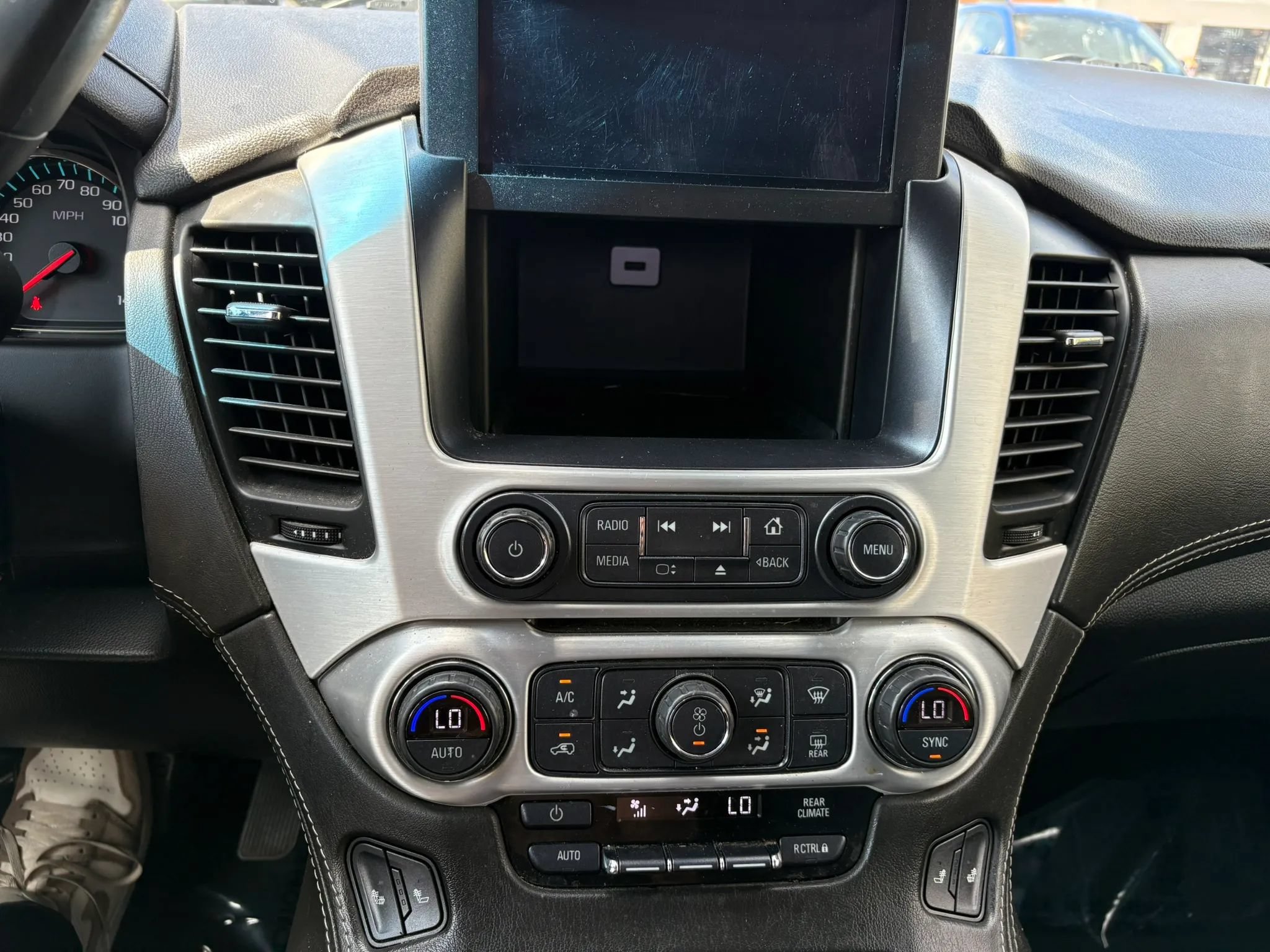 Used 2019 GMC Yukon XL SLT w/ HD Trailering Package AWD/4WD image 25