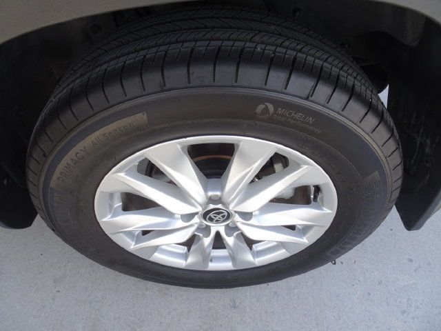 Used 2026 Toyota Corolla Cross LE w/ Moonroof Package FWD image 10