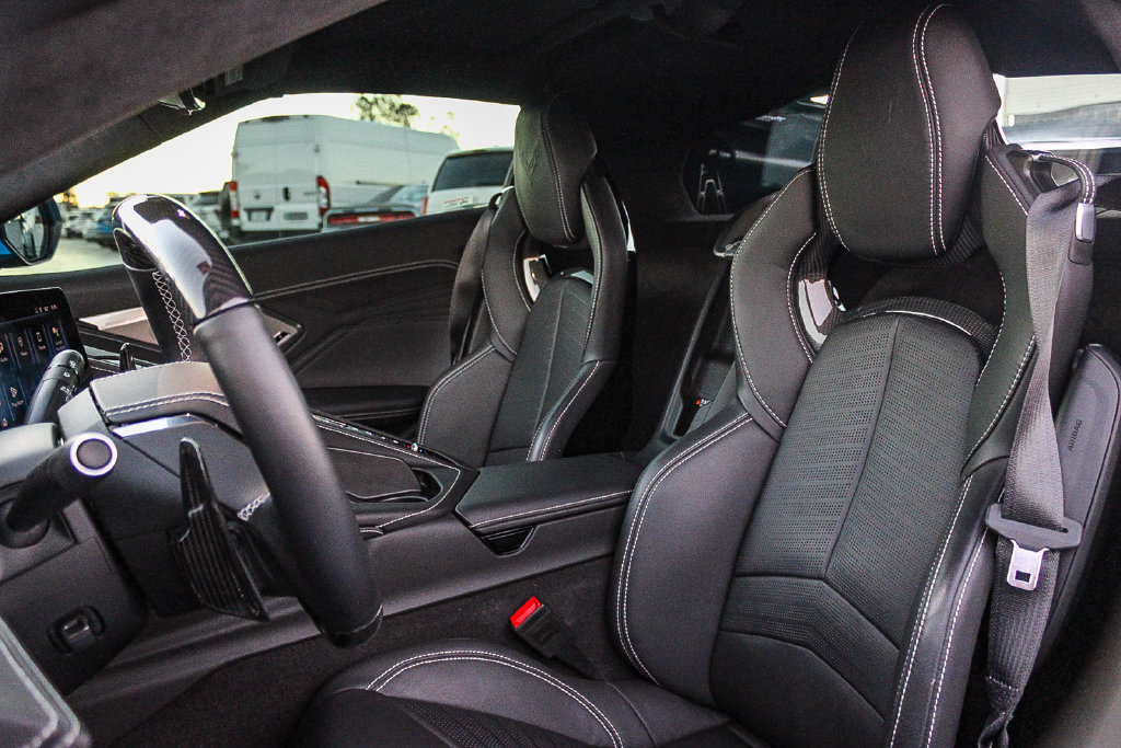 Used 2024 Chevrolet Corvette Z06 RWD image 17