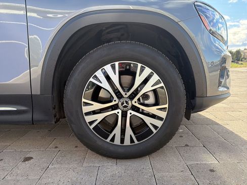 Used 2024 Mercedes-Benz GLB 250 4MATIC image 7