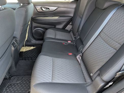 Used 2017 Nissan Rogue SV AWD/4WD image 27