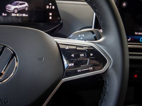 New 2025 Volkswagen ID.4 Pro image 33