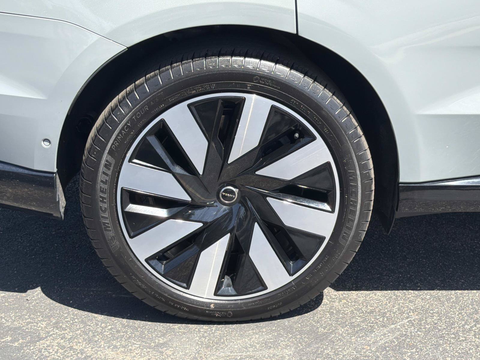 Certified 2025 Volvo EX90 Plus AWD/4WD image 28