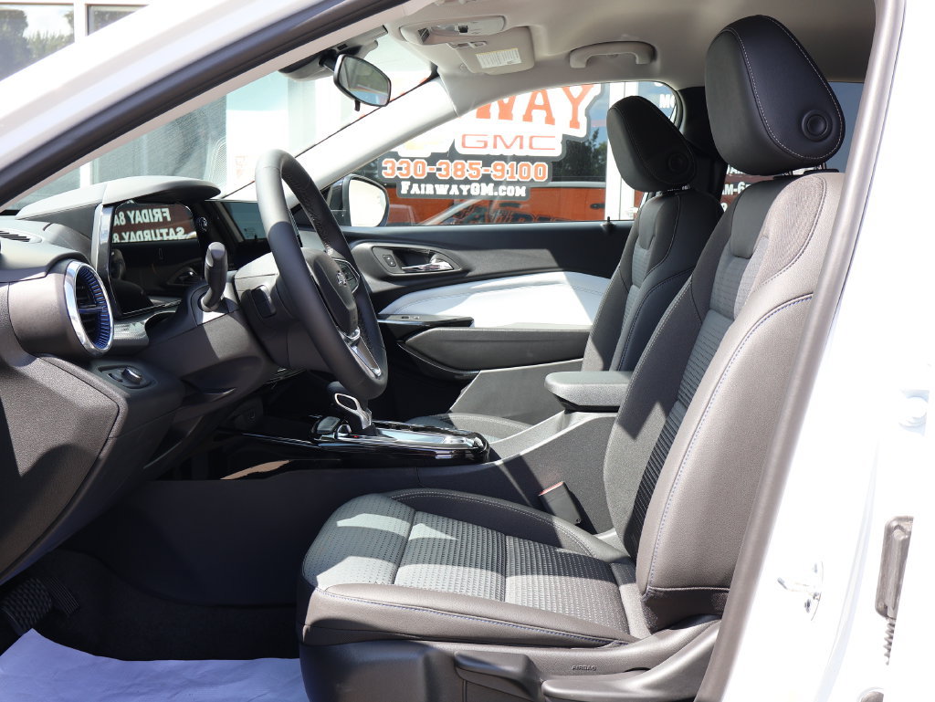 New 2026 Chevrolet Trax LT w/ Driver Confidence Package FWD image 12