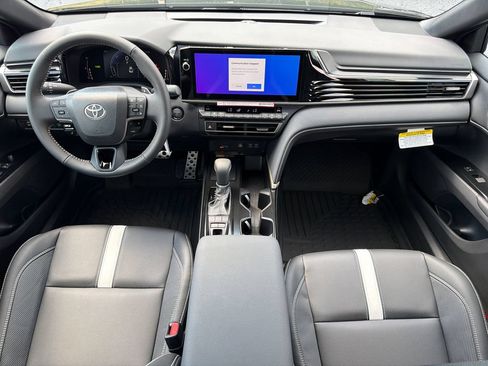 New 2026 Toyota Camry Hybrid w/ Multimedia Upgrade Package FWD image 28