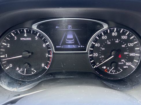 Used 2019 Nissan Pathfinder Platinum w/ Cargo Package FWD image 10