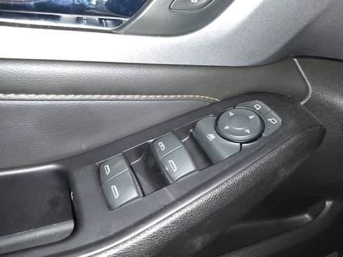 Used 2019 Chevrolet Traverse LT FWD image 27