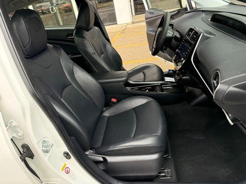Used 2021 Toyota Prius XLE image 21