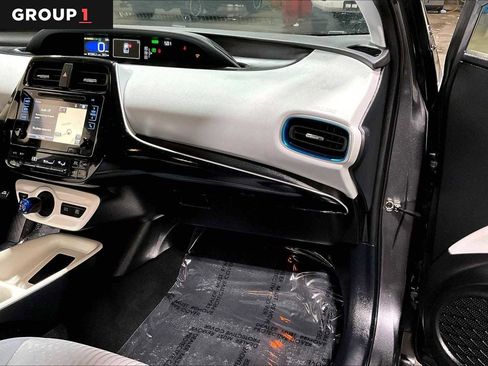 Certified 2016 Toyota Prius Three image 18