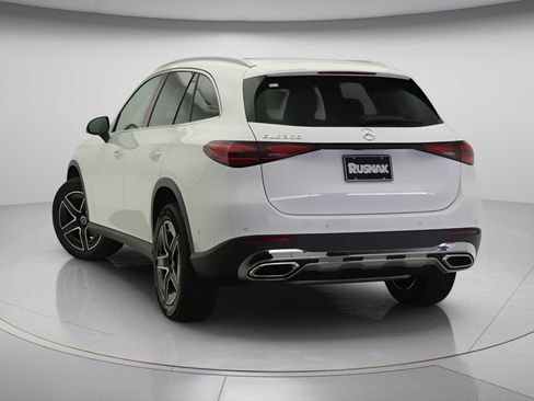 New 2027 Mercedes-Benz GLC 300 image 2