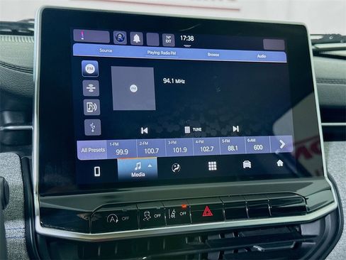 Used 2022 Jeep Compass Latitude image 7