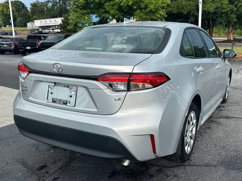 Used 2026 Toyota Corolla LE FWD image 3