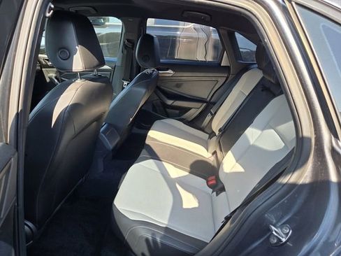 Used 2019 Volkswagen Jetta R-Line FWD image 7