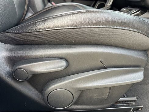 Used 2018 Jeep Compass Limited w/ Navigation Group image 28