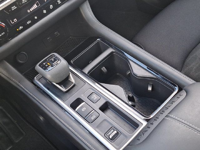 Certified 2024 Nissan Pathfinder SV FWD image 24