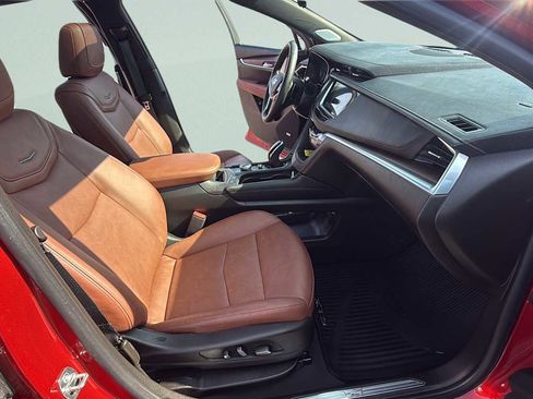 Used 2025 Cadillac XT5 Premium Luxury w/ Technology Package image 30