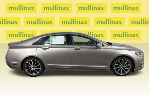 Used 2018 Lincoln MKZ Select w/ Technology Package image 2