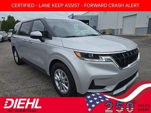 Certified 2022 Kia Carnival LX FWD image 1
