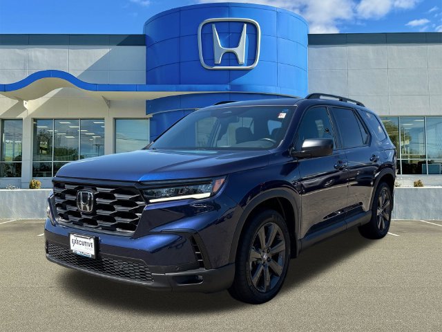 Used 2025 Honda Pilot Sport image 5