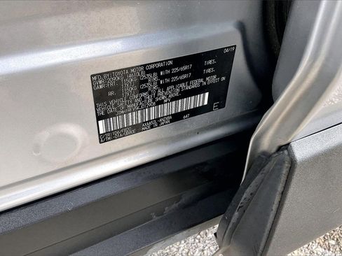 Used 2019 Toyota RAV4 LE image 16