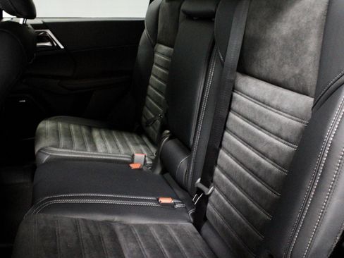 New 2025 Mitsubishi Outlander SE image 16