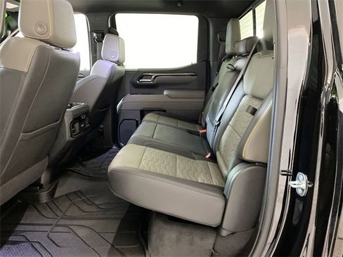 Used 2023 Chevrolet Silverado 1500 ZR2 w/ Technology Package image 28