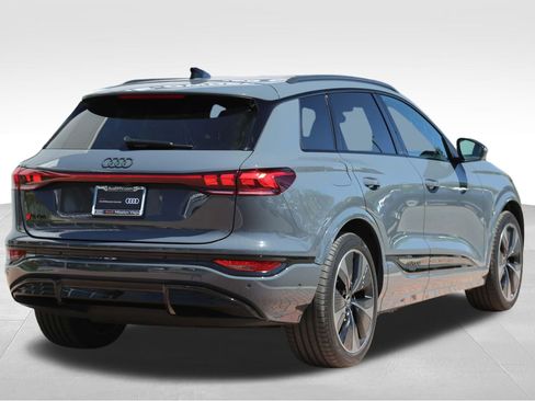 Certified 2025 Audi SQ6 e-tron Prestige AWD/4WD image 7