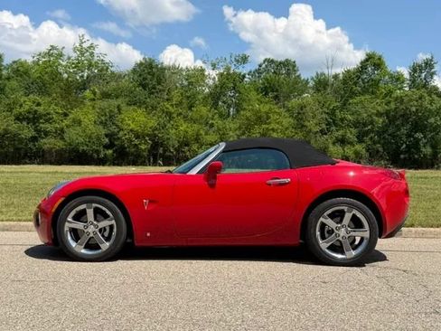 Used 2007 Pontiac Solstice GXP w/ Premium Package RWD image 33
