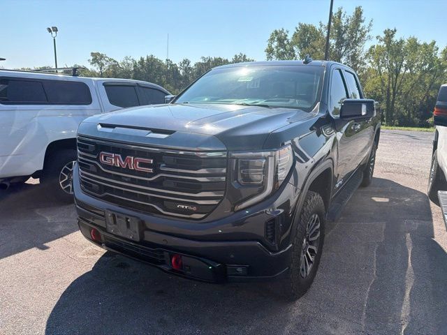 Used 2022 GMC Sierra 1500 AT4 w/ AT4 Premium Package AWD/4WD image 2