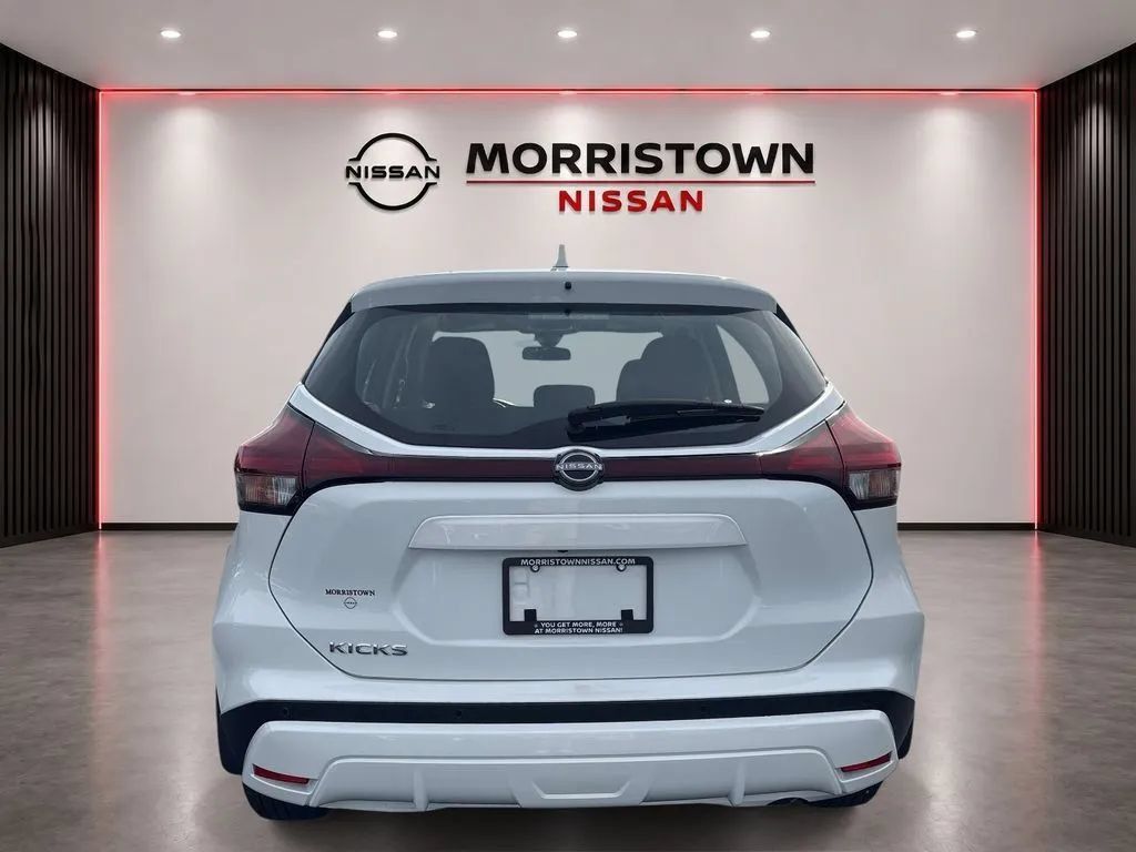 Used 2025 Nissan Kicks Play S FWD image 4