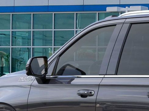 New 2026 Chevrolet Suburban High Country image 36