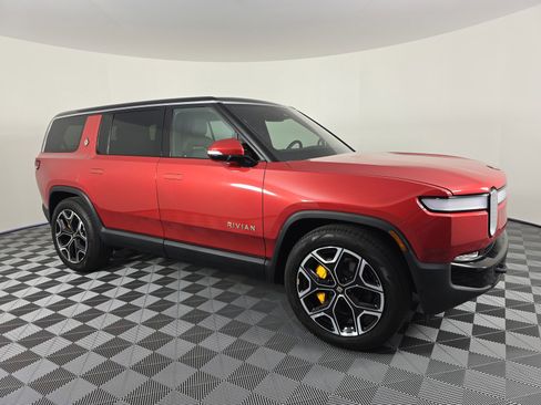 Used 2023 Rivian R1S Adventure image 7