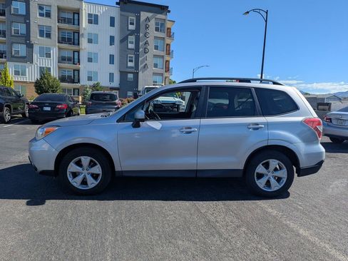 Used 2016 Subaru Forester 2.5i Premium w/ All-Weather Package AWD/4WD image 8