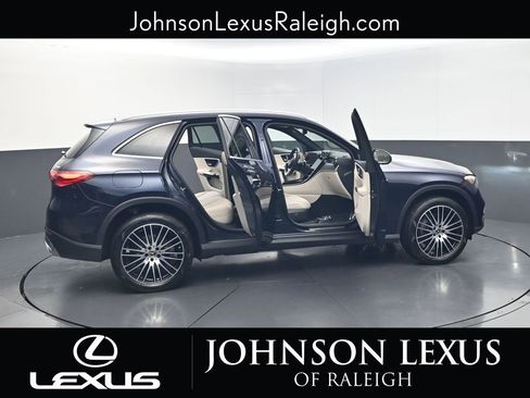 Used 2024 Mercedes-Benz GLC 300 4MATIC image 32