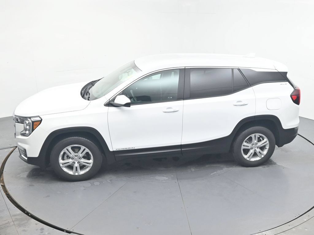 Used 2024 GMC Terrain SLE AWD/4WD image 28