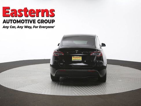 Used 2021 Tesla Model Y Long Range AWD/4WD image 32