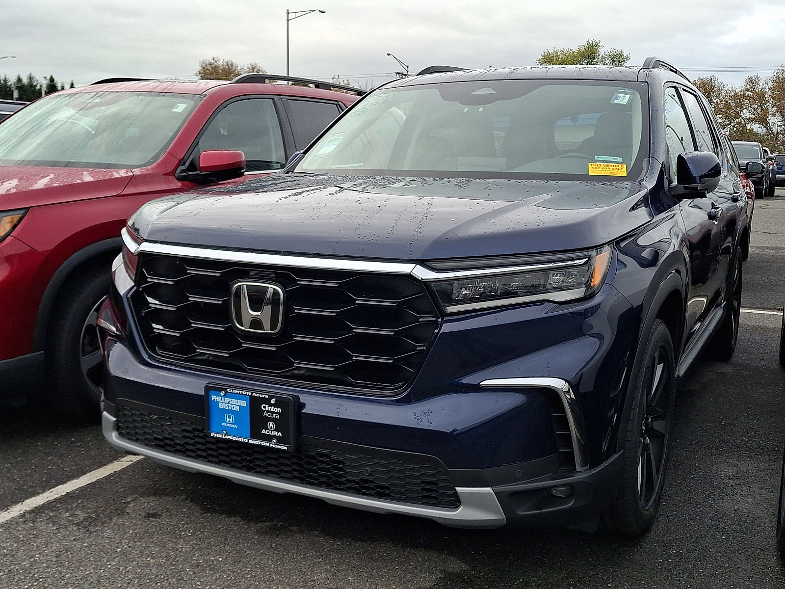 Used 2025 Honda Pilot Touring image 3