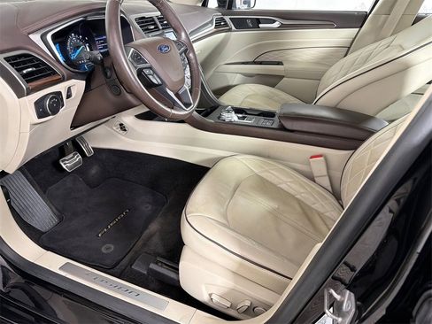 Used 2018 Ford Fusion Platinum image 11