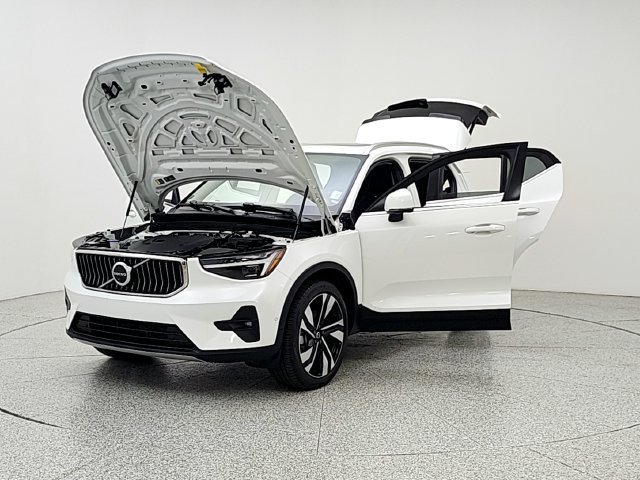 Used 2023 Volvo XC40 B5 Ultimate w/ Climate Package AWD/4WD image 9