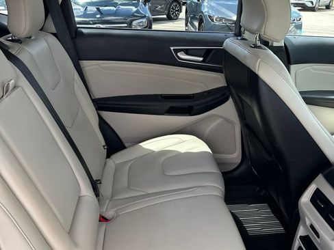 Used 2017 Ford Edge Titanium w/ Equipment Group 301A FWD image 6