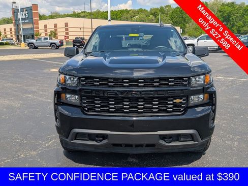 Used 2022 Chevrolet Silverado 1500 Custom w/ Safety Confidence Package AWD/4WD image 2